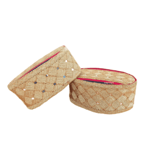 Peci Tapis Jungsarat motif penuh khas Lampung dengan sulaman tapis mewah, cocok untuk acara formal dan budaya.