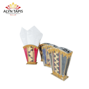 Tempat tisu bahan kulit sintetis berlapis busa keras dengan hiasan sulaman tapis khas Lampung