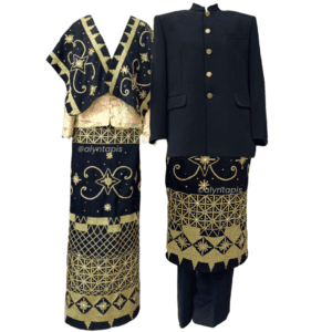 Kain Tapis Hitam berbahan Sanwos dengan sulaman benang tapis perpaduan warna hijau, tersedia dalam set pasangan kain papa dan kain mama.