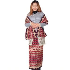 Kain Tapis Kotak warna hitam dengan sulaman benang antik khas Lampung