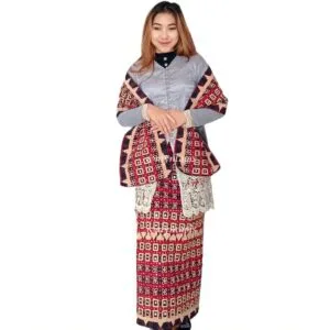 Kain Tapis Kotak warna hitam dengan sulaman benang antik khas Lampung