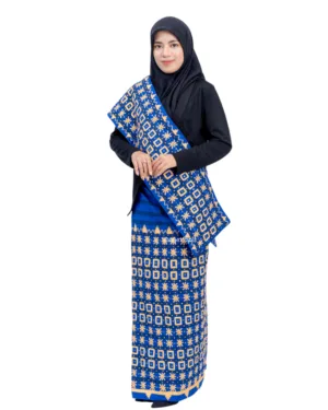 Kain Tapis Lampung warna biru dengan sulaman benang emas motif kotak bintang, cocok untuk keperluan pribadi atau souvenir hadiah.