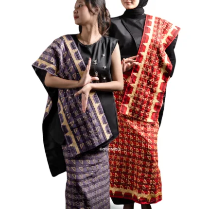 Kain Tapis Wanita Eksklusif – Sulaman Benang Emas dengan Motif Segitiga Bunga