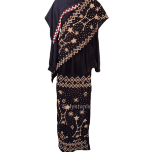 Kain tapis hitam motif bintang penuntun dengan sulaman benang antik emas khas Lampung, tampilan elegan dan tradisional.